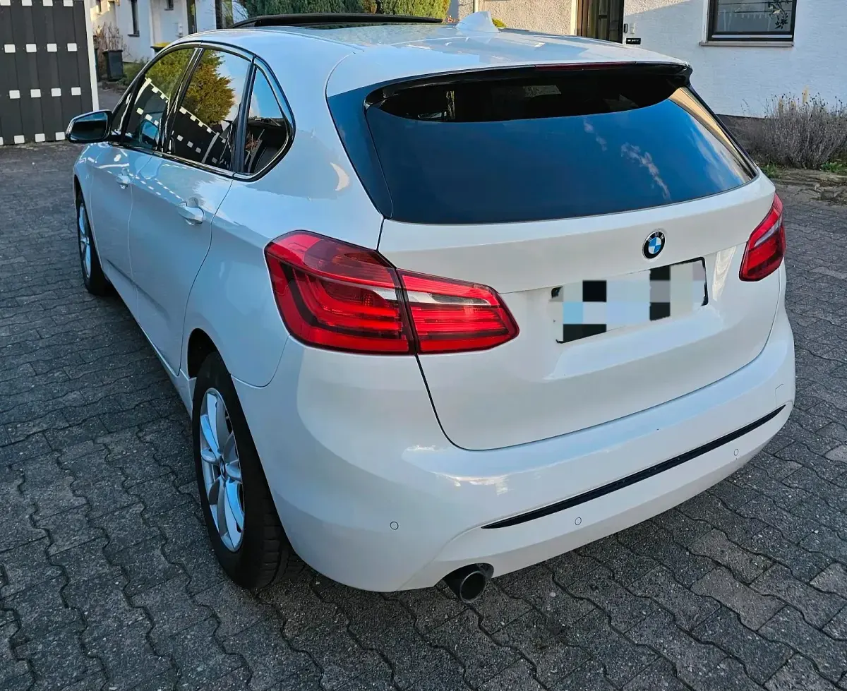 Gebraucht BMW 218 Sport Line 150 PS (110 kW) 2015 Weiß Kombi