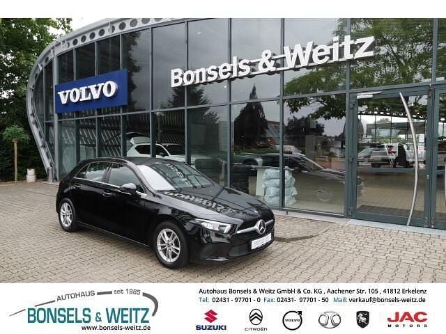 Schwarz Gebraucht 2019 Mercedes A180 Style Limousine | 21.890 € (Fairer Preis) - Bild 1/4