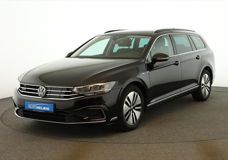 Deep black perleffekt Gebraucht 2022 VW Passat GTE Kombi | 22.880 € (Fairer Preis) - Bild 1/4