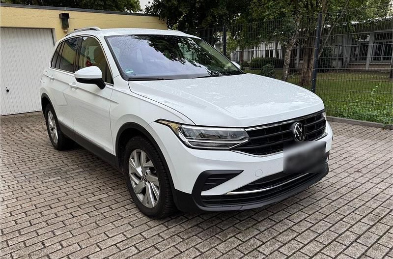 Weiß Gebraucht 2023 VW Tiguan Move SUV | 28.990 € (Guter Preis) - Bild 1/4