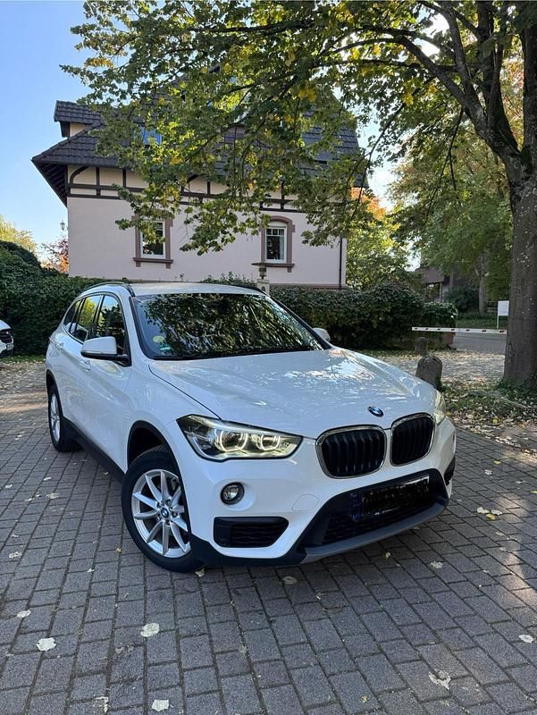Weiß Gebraucht 2018 BMW X1 SUV | 16.900 € (Fairer Preis) - Bild 1/4