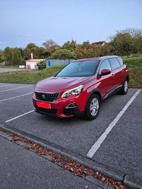 Rot Gebraucht 2020 Peugeot 5008 Active Van / Kleinbus | 22.000 € (Superpreis) - Bild 1/4