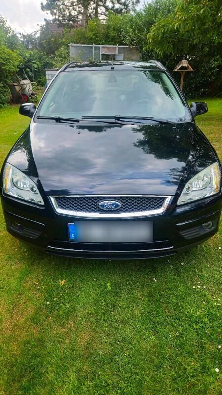 Schwarz Gebraucht 2005 Ford Focus Ghia Kombi | 2.500 € (Fairer Preis) - Bild 1/4