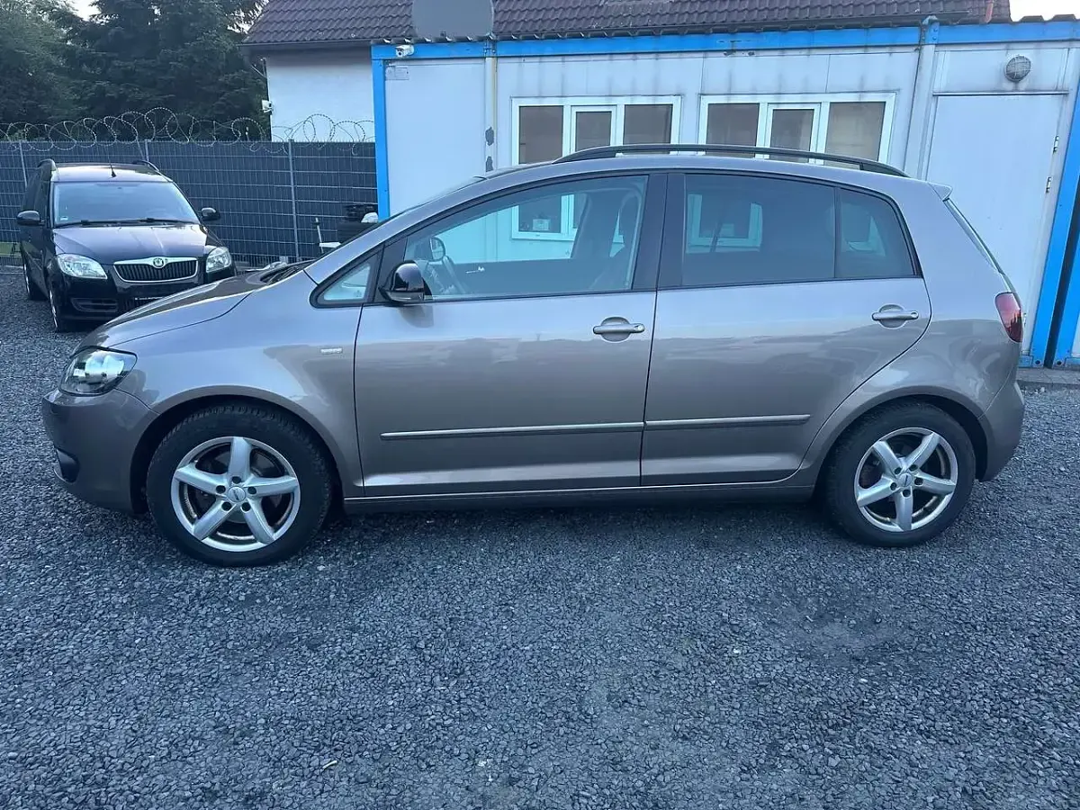 Gebraucht VW Golf VII Match 122 PS (89 kW) 2012 Kaschmirbraun metallic Kleinwagen