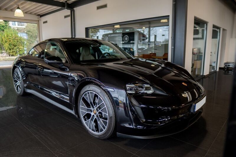 Schwarz Gebraucht 2023 Porsche Taycan Sport Limousine | 89.999 € - Bild 1/4