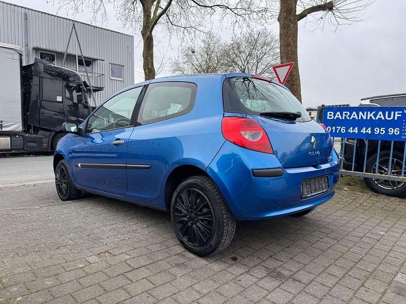 Gebraucht Renault Clio III Dynamique 75 PS (55 kW) 2006 Blau Kleinwagen