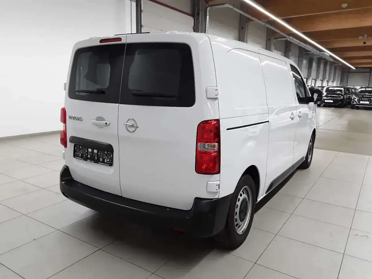 Gebraucht Opel Vivaro-e Combi Edition 144 PS (105 kW) 2024 Jade weiss Van / Kleinbus