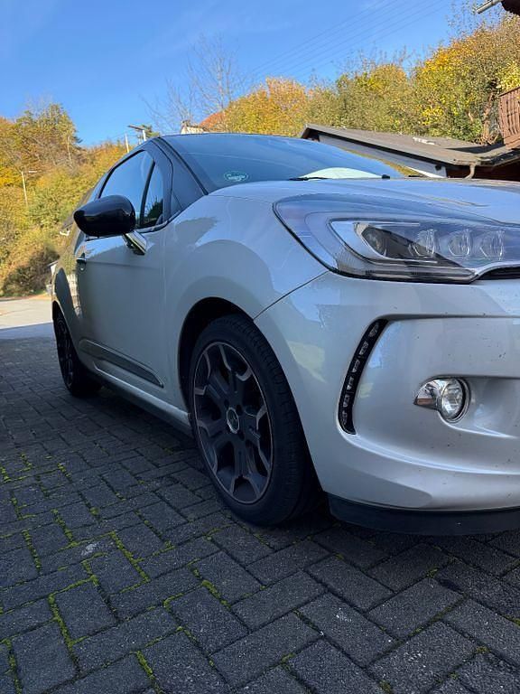 Gebraucht Citroën DS3 Sport Chic 120 PS (88 kW) 2015 Weiß Kleinwagen