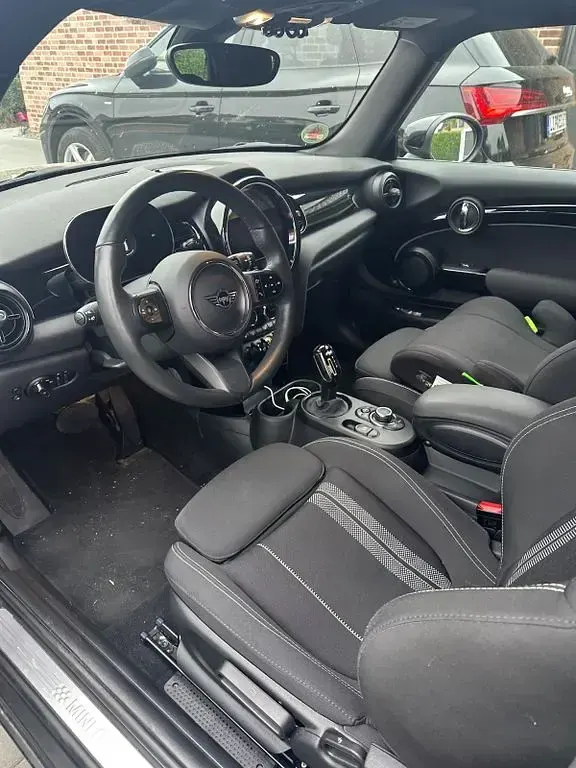 Gebraucht Mini Cooper SE 135 kW (184 PS) 2023 Schwarz Kleinwagen