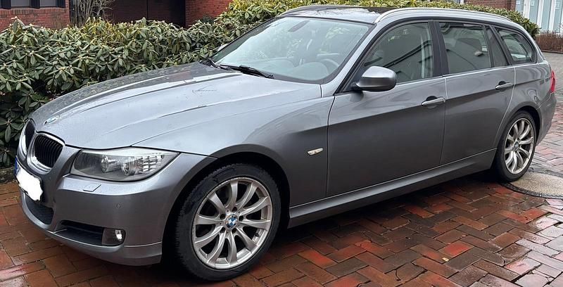 Gebraucht BMW 320 170 PS (125 kW) 2011 Grau Kombi