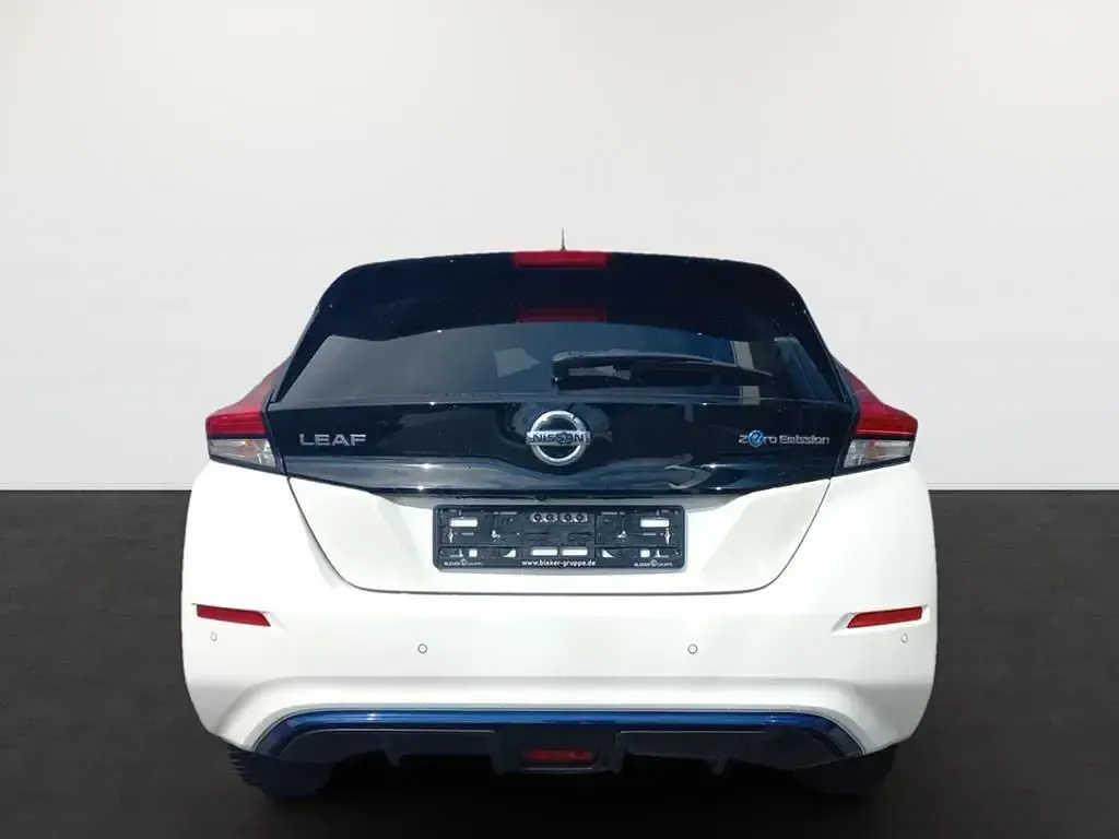 Gebraucht Nissan Leaf N-Connecta 110 kW (150 PS) 2019 White/black Kleinwagen