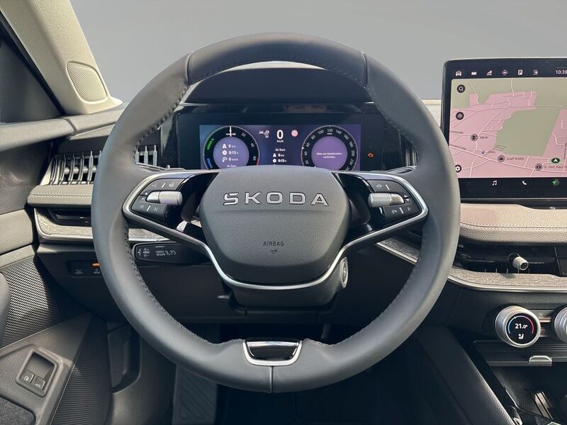 Neu Skoda Superb Selection 204 PS (150 kW) 2025 Schwarz Kombi