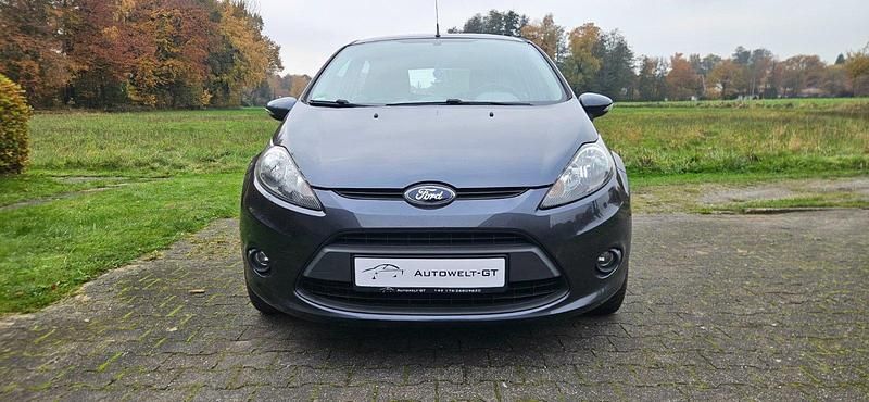 Grau Gebraucht 2009 Ford Fiesta Trend Kleinwagen | 3.599 € (Fairer Preis) - Bild 1/4