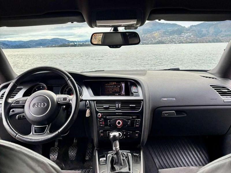 Gebraucht Audi A5 177 PS (130 kW) 2012 Grau Coupé