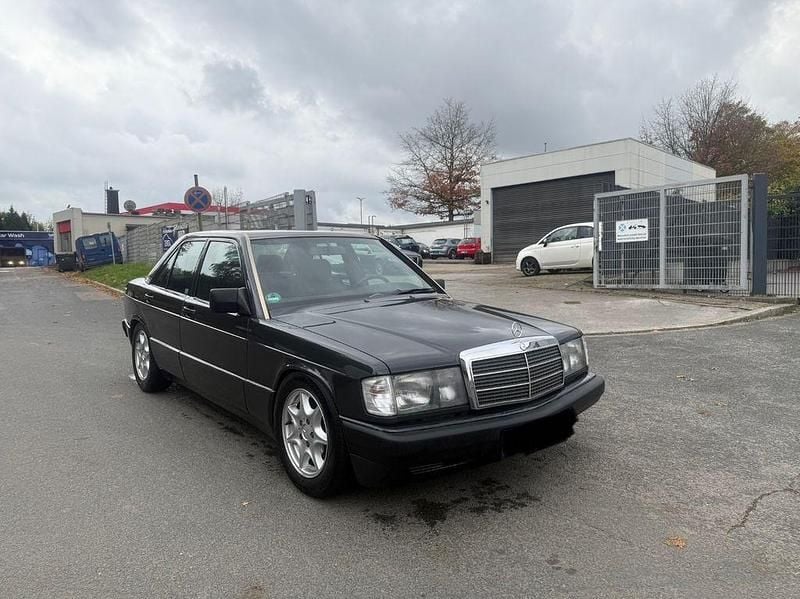 Schwarz Gebraucht 1989 Mercedes 190 Limousine | 4.500 € - Bild 1/4
