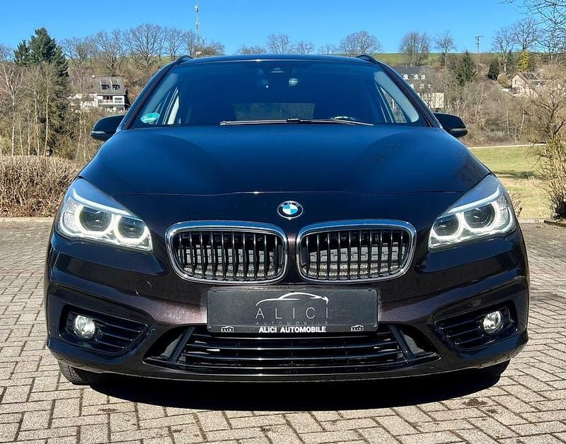 Gebraucht BMW 220 Sport Line 190 PS (139 kW) 2016 Braun Van / Kleinbus