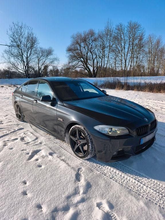 Grau Gebraucht 2010 BMW 528 Sport Line Limousine | 12.500 € (Etwas zu teuer) - Bild 1/4