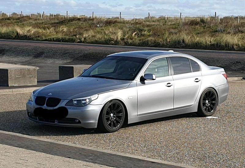 Silber Gebraucht 2003 BMW 520 Limousine | 1.500 € (Guter Preis) - Bild 1/4