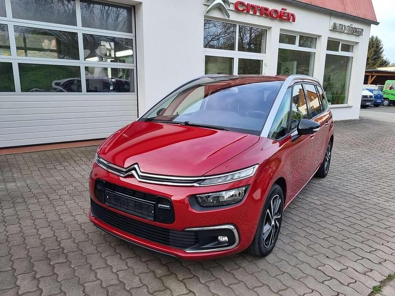 Rouge rubi Gebraucht 2021 Citroën C4 SpaceTourer Shine Van / Kleinbus | 20.700 € (Fairer Preis) - Bild 1/4