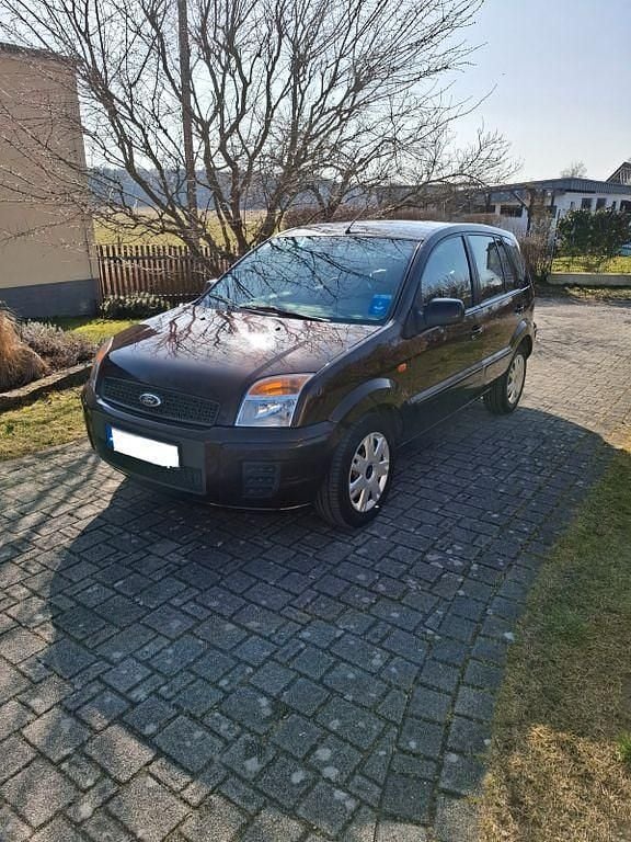 Gebraucht Ford Fusion Trend 101 PS (74 kW) 2011 Violet Kleinwagen