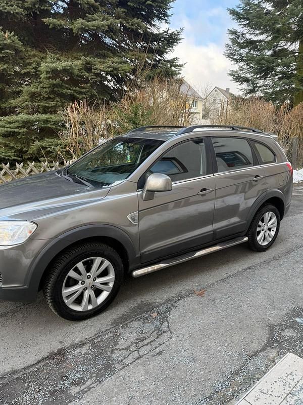 Grau Gebraucht 2008 Chevrolet Captiva SUV | 2.850 € (Guter Preis) - Bild 1/4