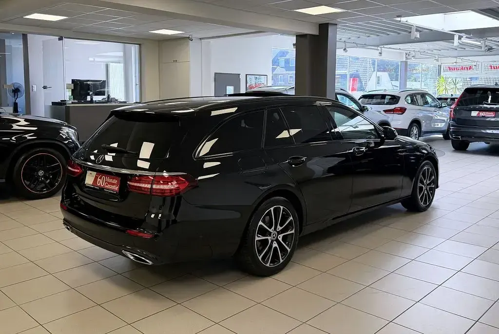 Gebraucht Mercedes 220 Exclusive 200 PS (147 kW) 2022 Schwarz Limousine