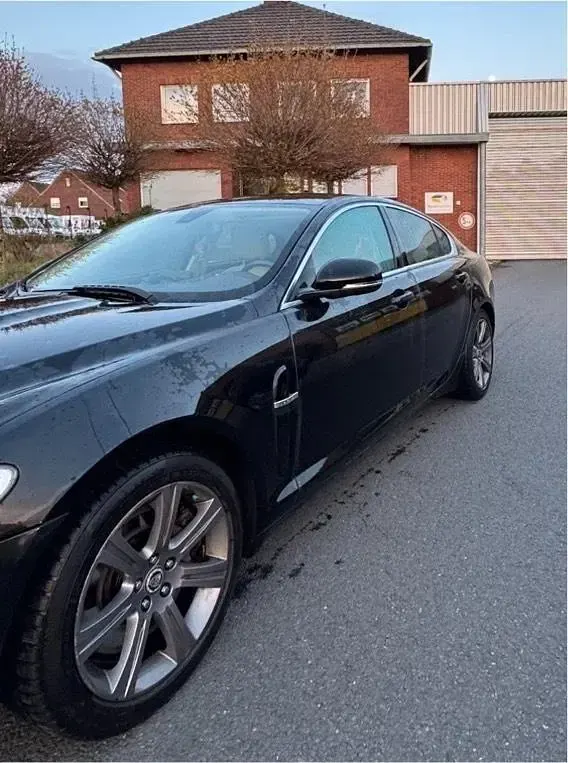 Gebraucht Jaguar XF Luxury 211 PS (155 kW) 2011 Schwarz Limousine