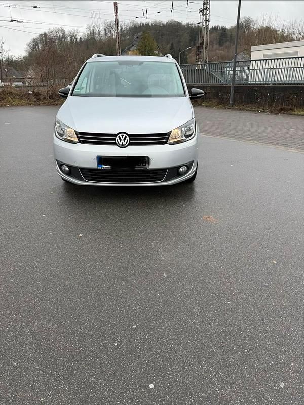 Gebraucht VW Touran Style 105 PS (77 kW) 2011 Silber Van / Kleinbus