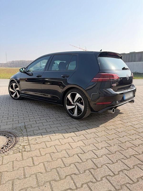 Gebraucht VW Golf VII GTI 245 PS (180 kW) 2019 Schwarz Limousine