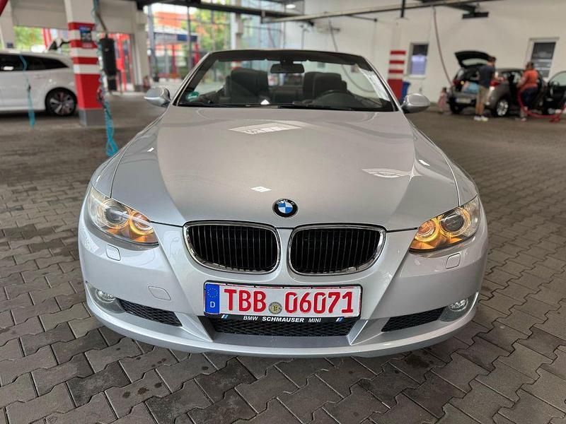 Silber Gebraucht 2007 BMW 320 Cabriolet Sport Line Cabrio | 6.900 € (Superpreis) - Bild 1/4