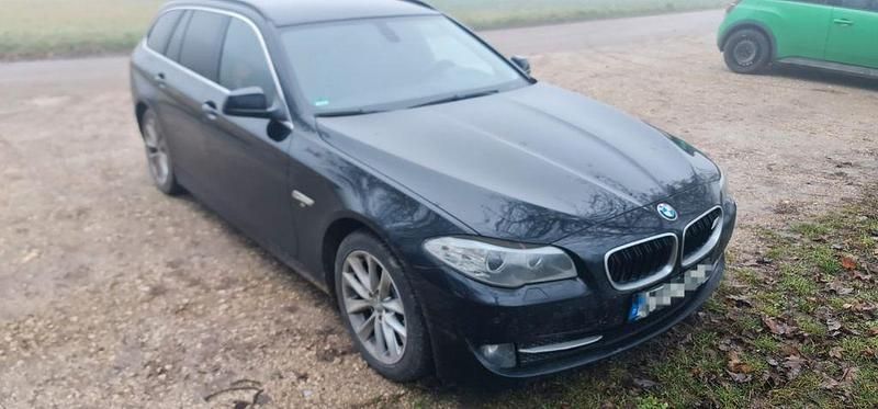 Gebraucht BMW 520 184 PS (135 kW) 2012 Schwarz Kombi