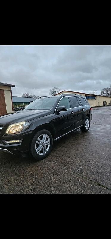 Schwarz Gebraucht 2014 Mercedes GL350 SUV | 23.000 € (Fairer Preis) - Bild 1/4