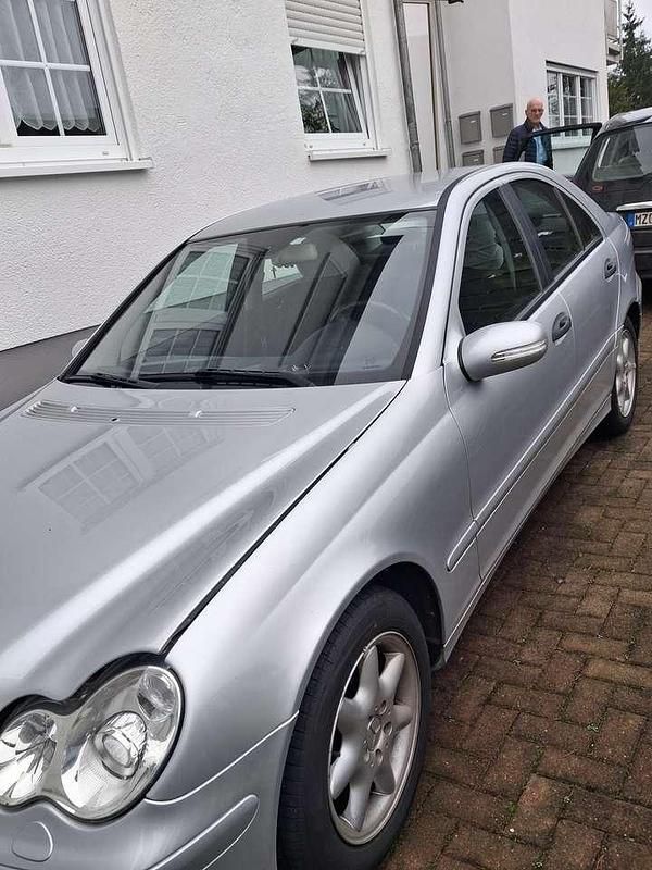 Gebraucht Mercedes C220 Elegance 150 PS (110 kW) 2006 Silber Limousine