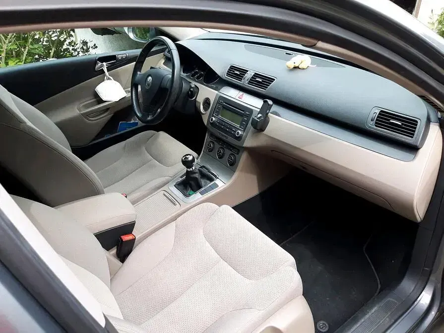 Gebraucht VW Passat 140 PS (102 kW) 2005 Silber Limousine