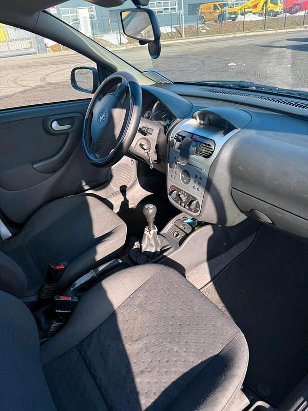 Blau Gebraucht 2003 Opel Corsa Kleinwagen | 1.199 € (Fairer Preis) - Bild 1/4