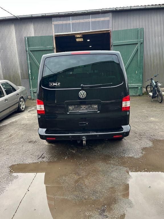 Second-hand VW T5 102 CP (75 kW) 2008 Negru Van
