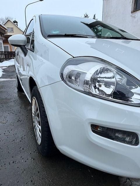 Gebraucht Fiat Punto 69 PS (50 kW) 2016 Weiß Kleinwagen