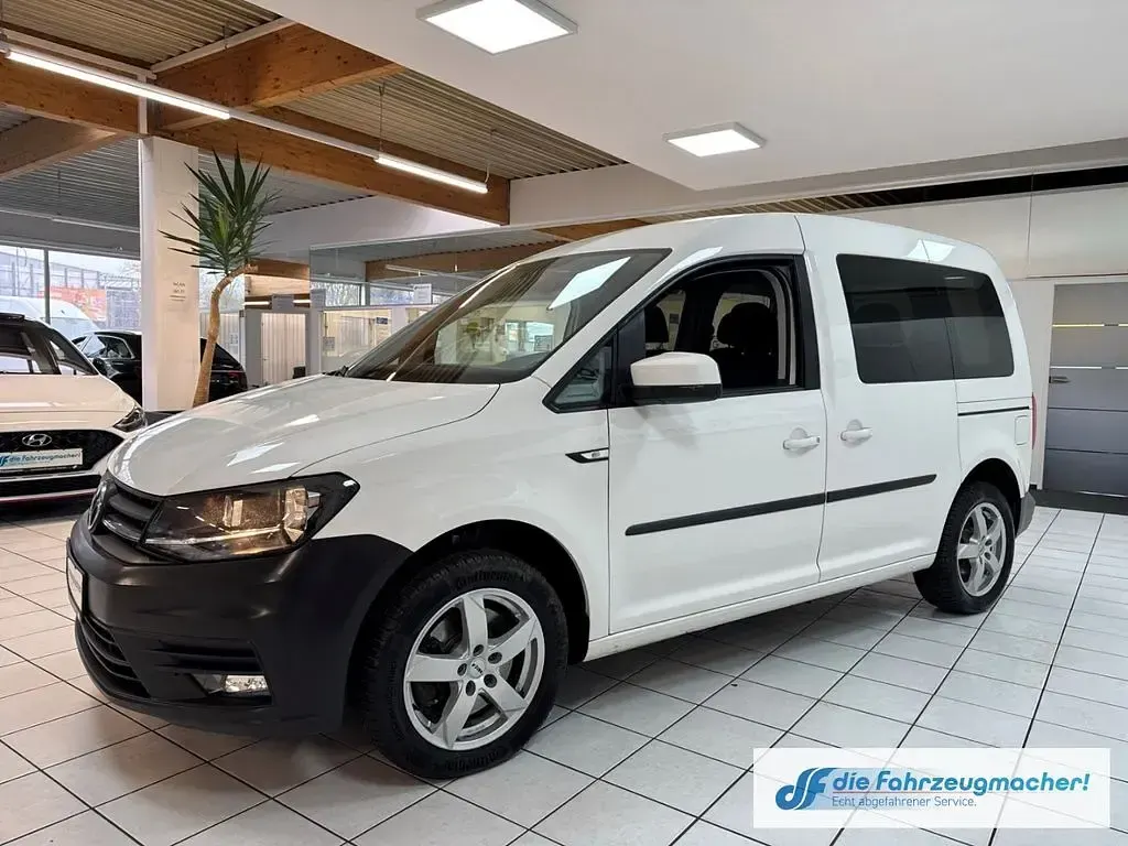 Gebraucht VW Caddy Trendline 150 PS (110 kW) 2018 Weiss Van / Kleinbus