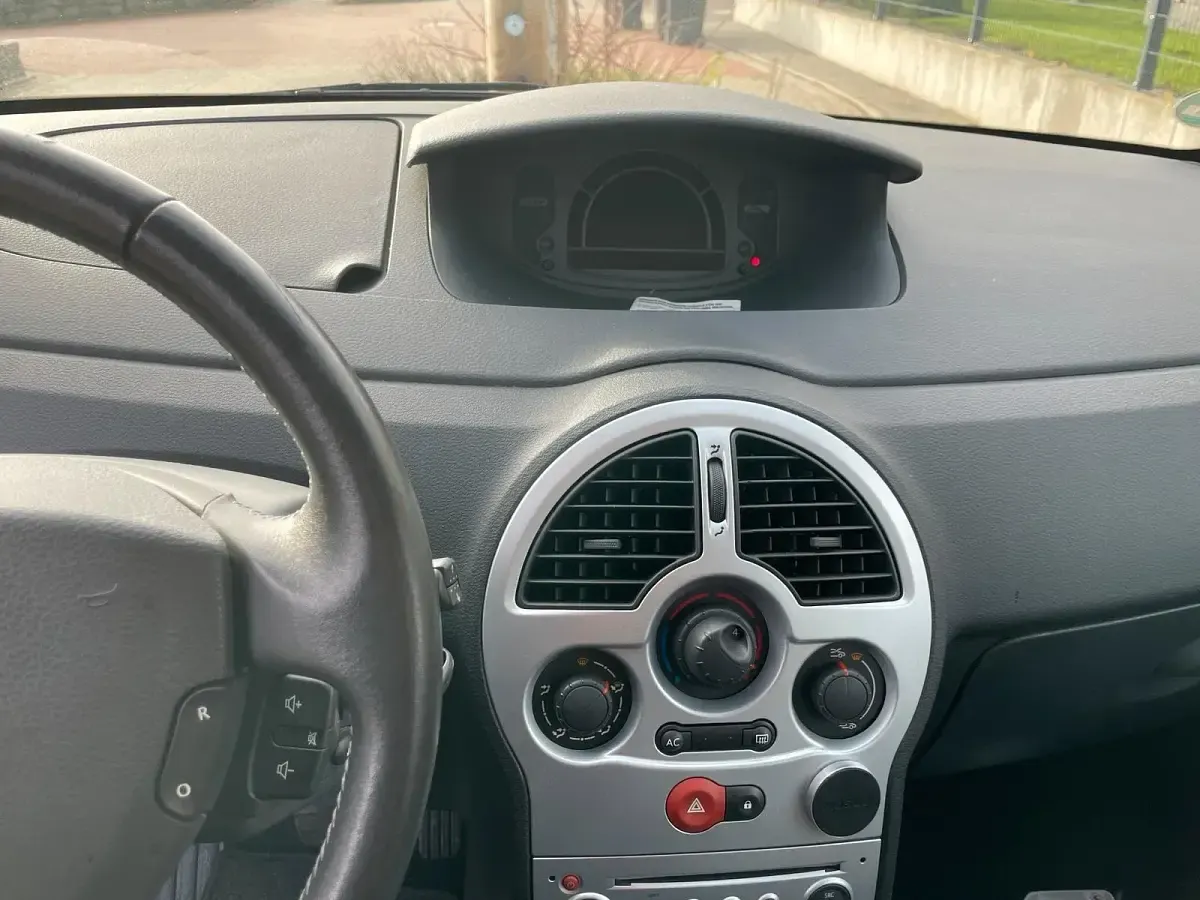 Gebraucht Renault Modus 75 PS (55 kW) 2010 Blau Van / Kleinbus