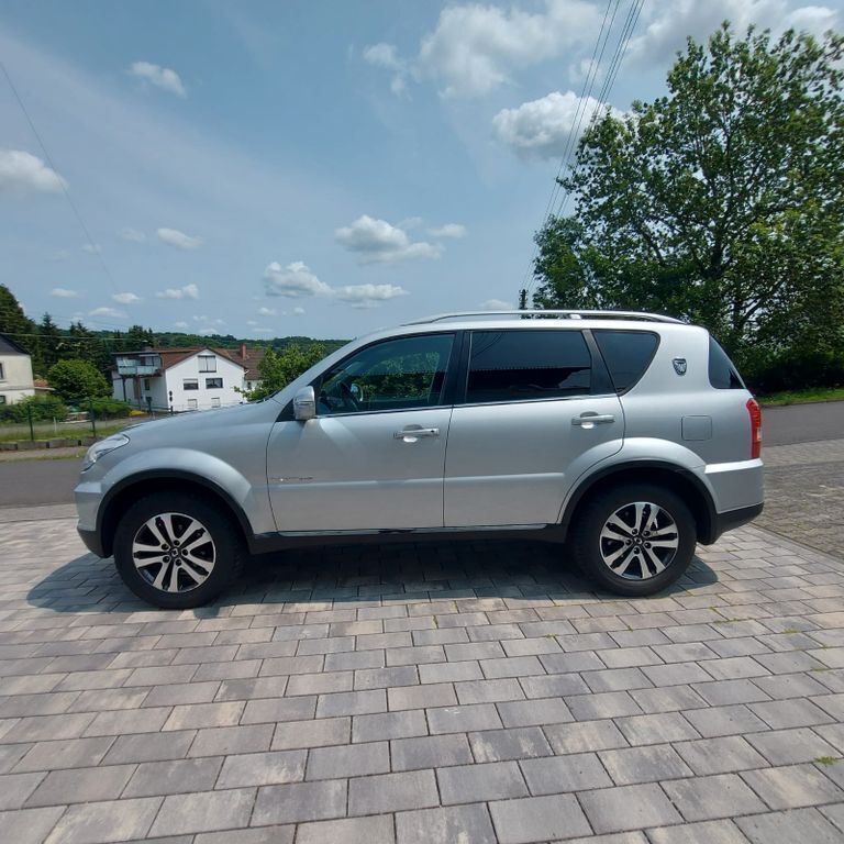 Silber Gebraucht 2014 Ssangyong Rexton SUV | 14.799 € (Fairer Preis) - Bild 1/4