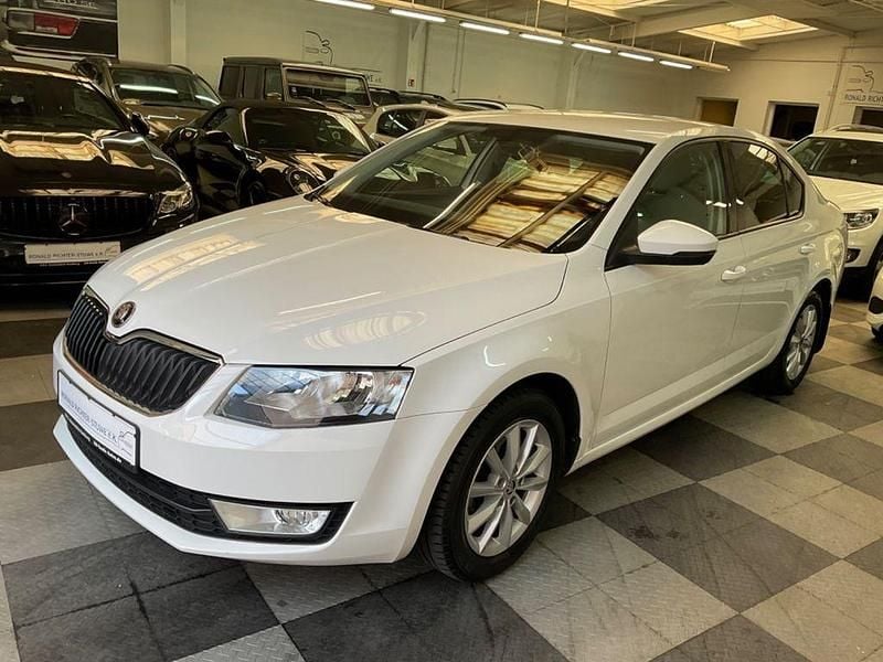 Weiß Gebraucht 2014 Skoda Octavia Elegance Limousine | 11.450 € (Fairer Preis) - Bild 1/4