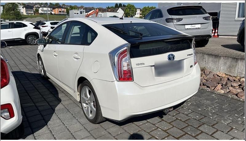 Gebraucht Toyota Prius 136 PS (100 kW) 2012 Weiß Limousine