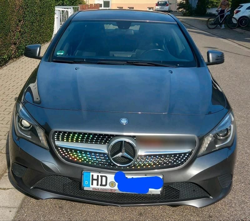 Silber Gebraucht 2014 Mercedes CLA180 Limousine | 10.500 € (Fairer Preis) - Bild 1/4