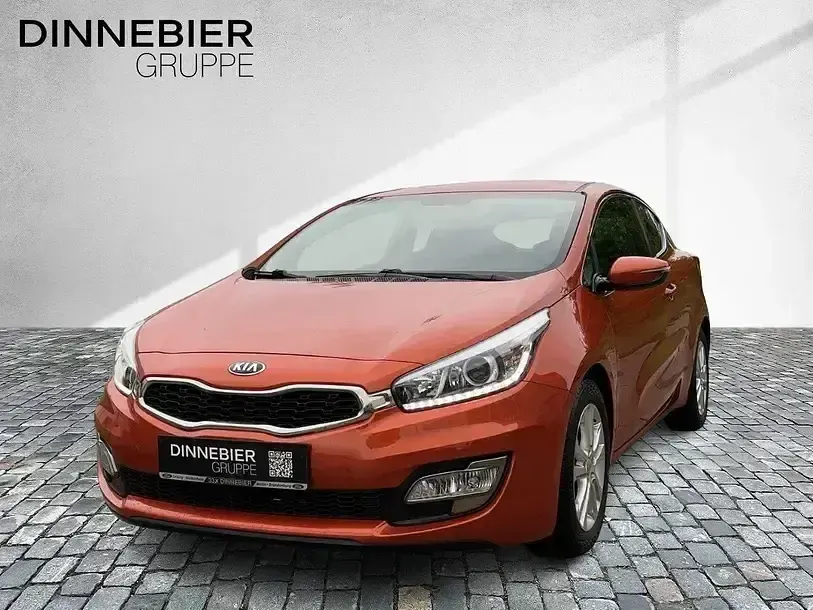 Gebraucht Kia ProCeed Spirit 135 PS (99 kW) 2014 Techno orange Kleinwagen