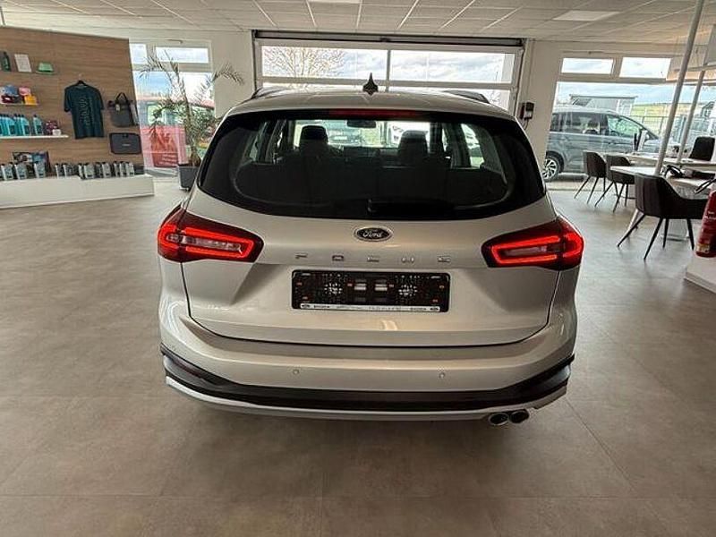 Gebraucht Ford Focus 116 PS (85 kW) 2024 Silber Limousine