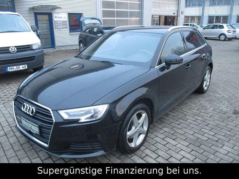 Schwarz Gebraucht 2019 Audi A3 Comfort Limousine | 16.990 € (Guter Preis) - Bild 1/4