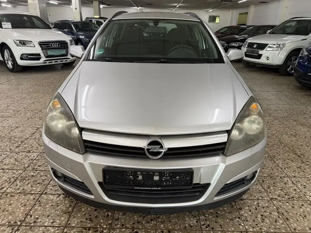 Gebraucht Opel Astra Edition 105 PS (77 kW) 2005 Silber Limousine
