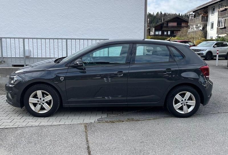 Gebraucht VW Polo Comfortline 95 PS (69 kW) 2018 Grau Kleinwagen