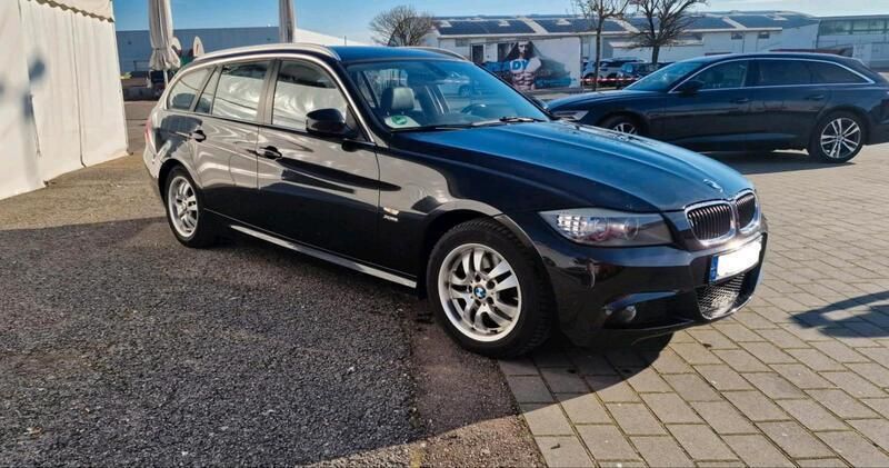 Schwarz Gebraucht 2011 BMW 320 Kombi | 4.600 € (Guter Preis) - Bild 1/4