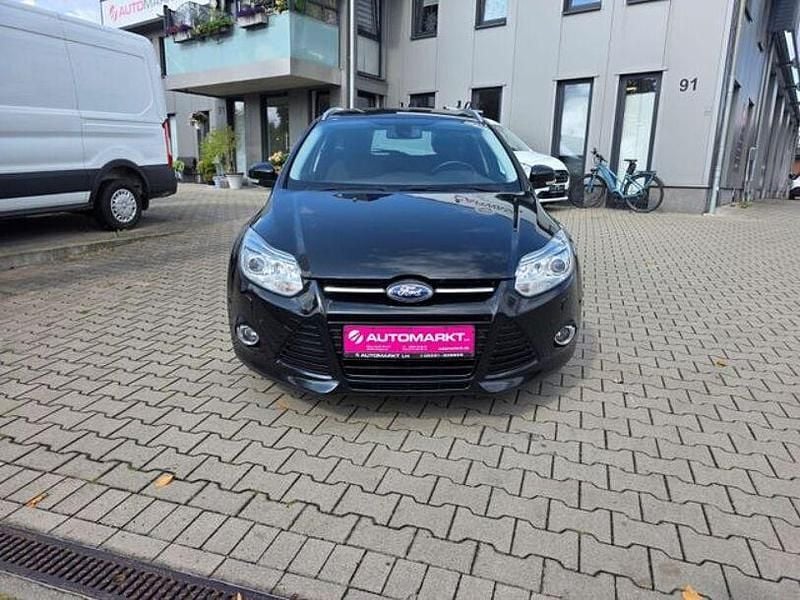 Schwarz Gebraucht 2014 Ford Focus Limousine | 3.990 € (Superpreis) - Bild 1/4